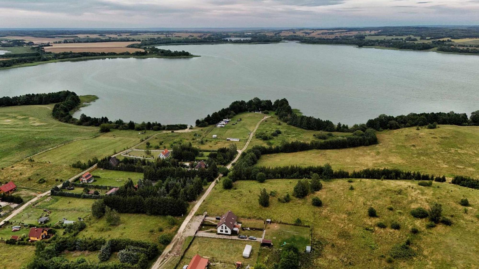 Caloroczne Domki Nad Jeziorem Luterskim Villa Piszewo Exterior photo